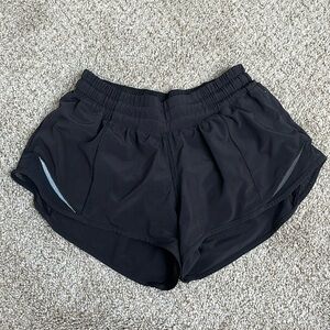 Lululemon Hotty Hot Lined Short 2.5”